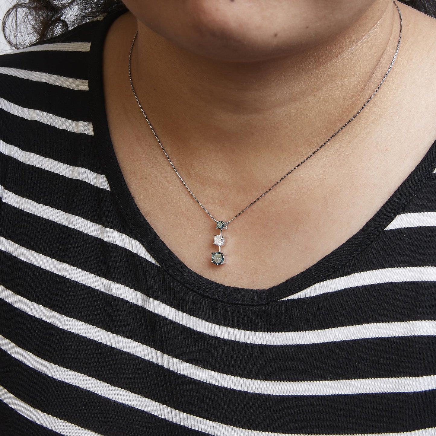 14K White Gold 1 1/2 Cttw Treated Blue and White Diamond 3-Stone 18" Pendant Necklace (Blue/H-I Color, I1-I2 Clarity)-3